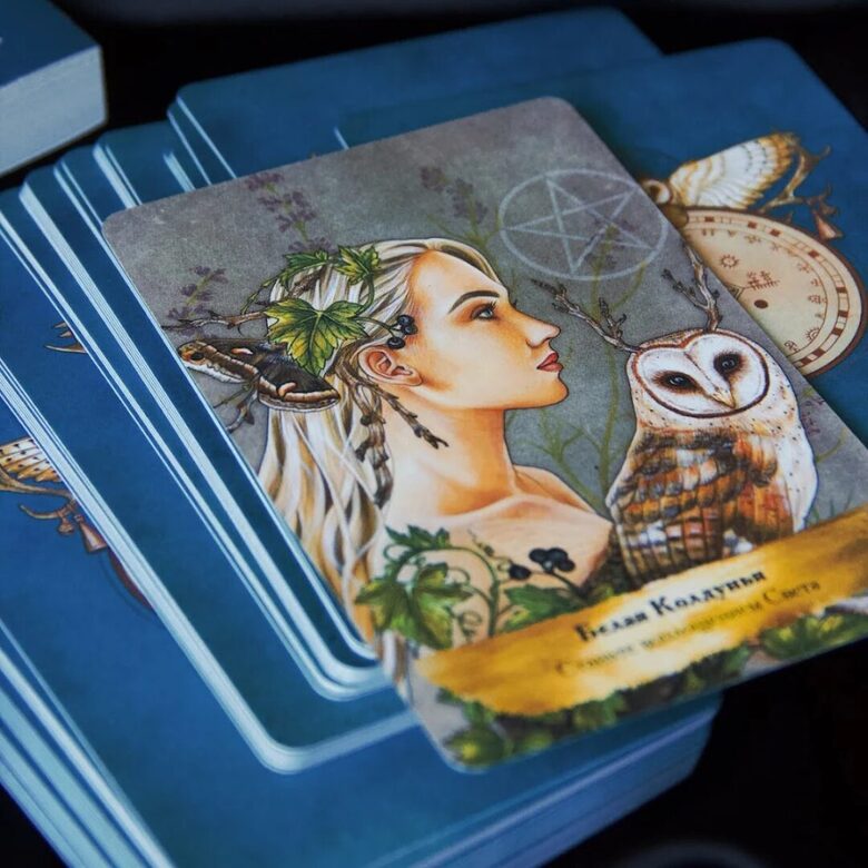 Kāršu orākuls ''ENĢEĻU UN SARGGARU PALĪDZĪBA"