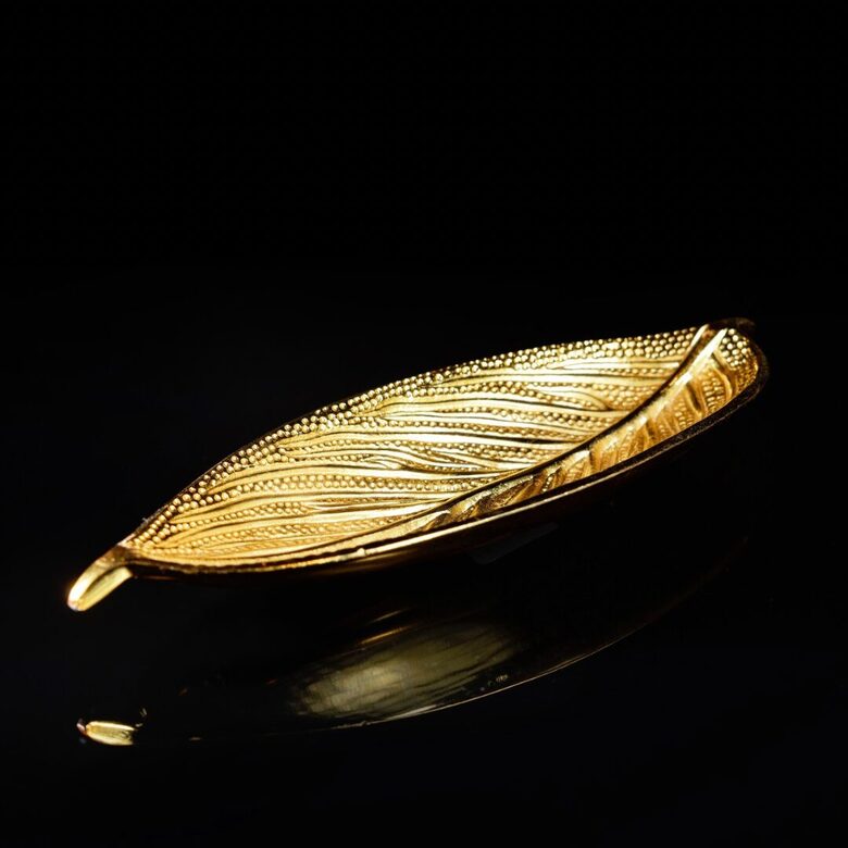 Металлическая подставка для благовоний и конусов золотой ЛИСТ