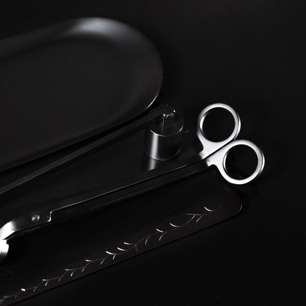 Elegants sveču kopšanas komplekts MELNS